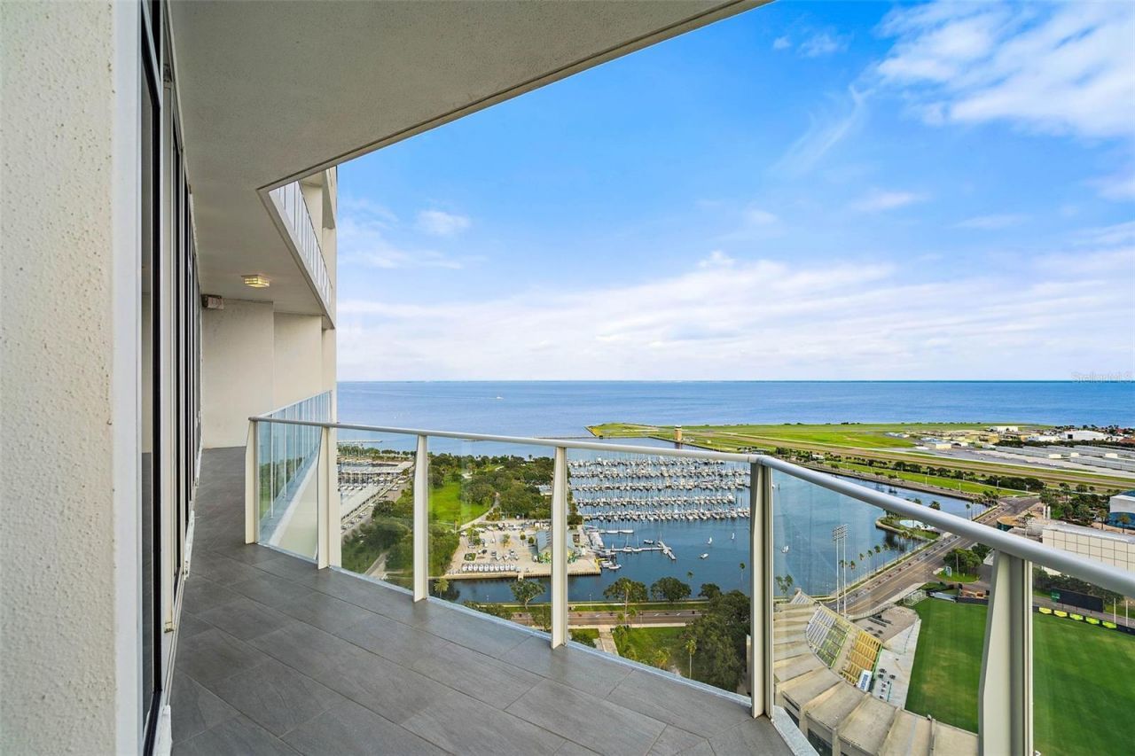 175 1st Street S, Unit 3203, Saint Petersburg, FL 33701 Photo