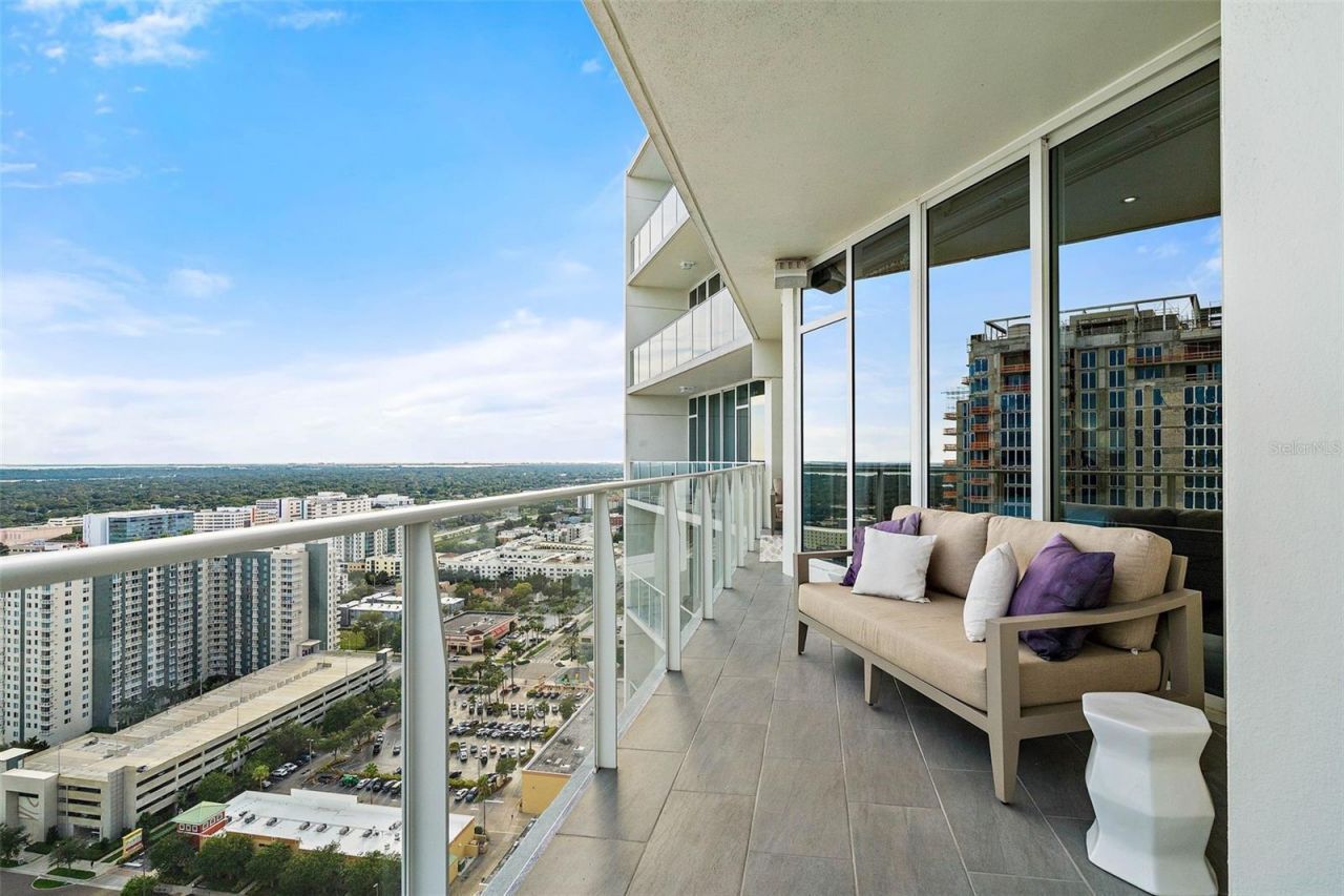 175 1st Street S, Unit 3203, Saint Petersburg, FL 33701 Photo