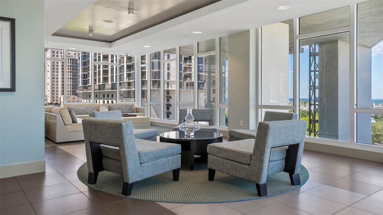 175 1st Street S, Unit 3203, Saint Petersburg, FL 33701 Photo