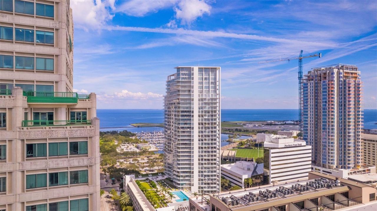 175 1st Street S, Unit 3203, Saint Petersburg, FL 33701 Photo