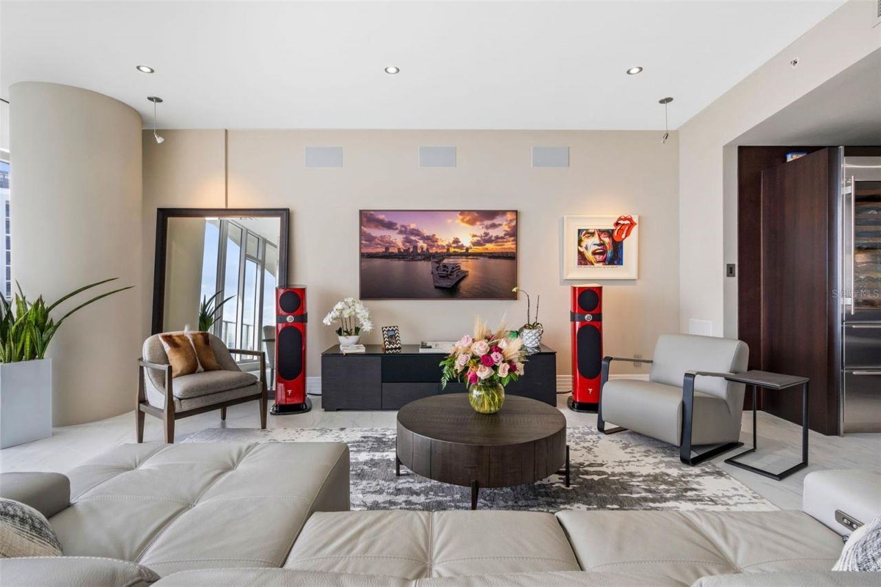 175 1st Street S, Unit 3203, Saint Petersburg, FL 33701 Photo