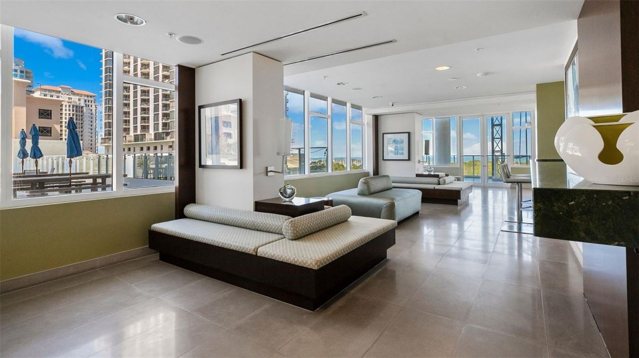 175 1st Street S, Unit 3203, Saint Petersburg, FL 33701 Photo