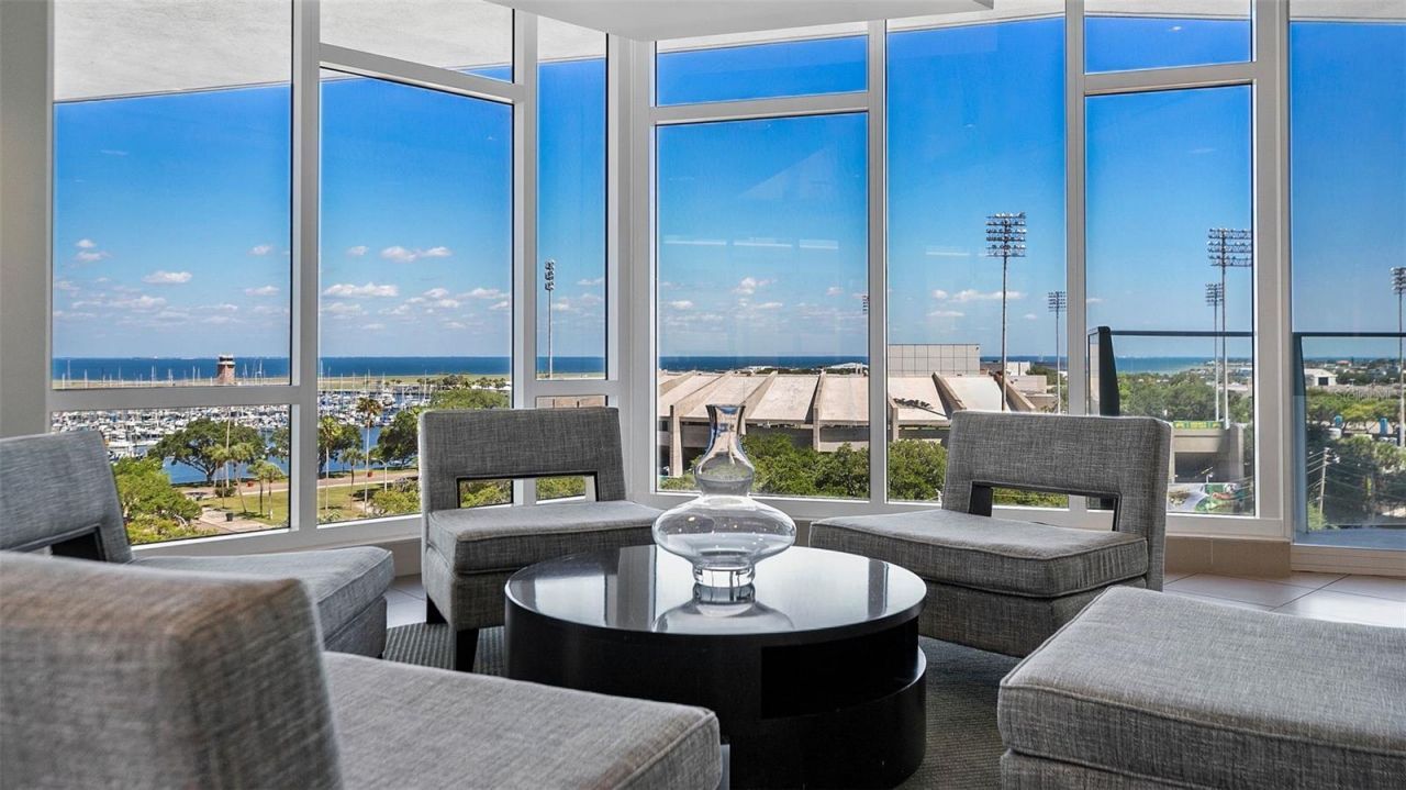 175 1st Street S, Unit 3203, Saint Petersburg, FL 33701 Photo