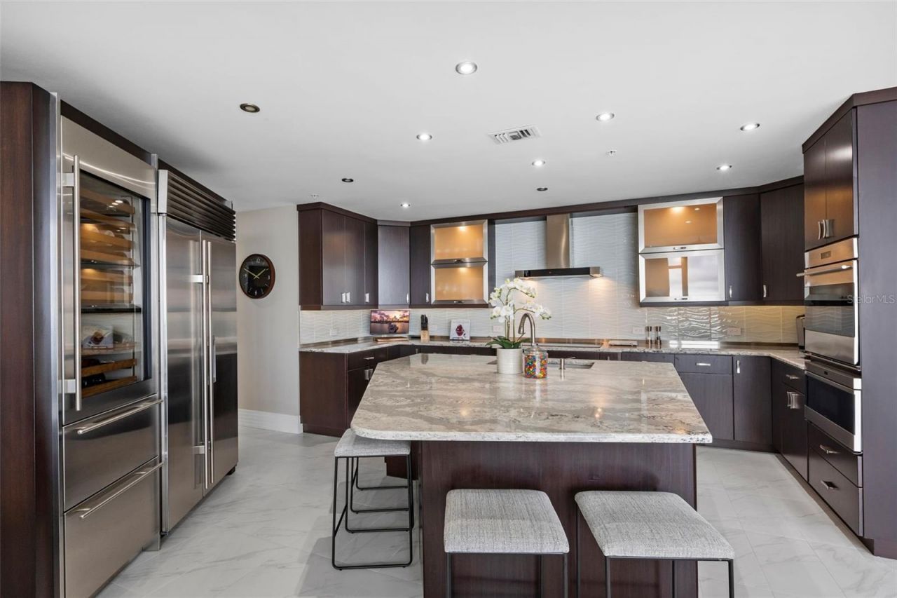 175 1st Street S, Unit 3203, Saint Petersburg, FL 33701 Photo