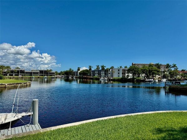 930 SE 9th Ave, Unit 8, Pompano Beach, FL 33060