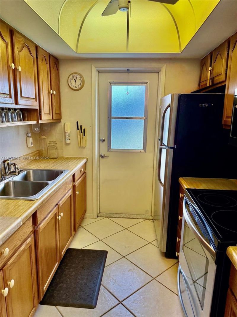 930 SE 9th Ave, Unit 8, Pompano Beach, FL 33060 Photo