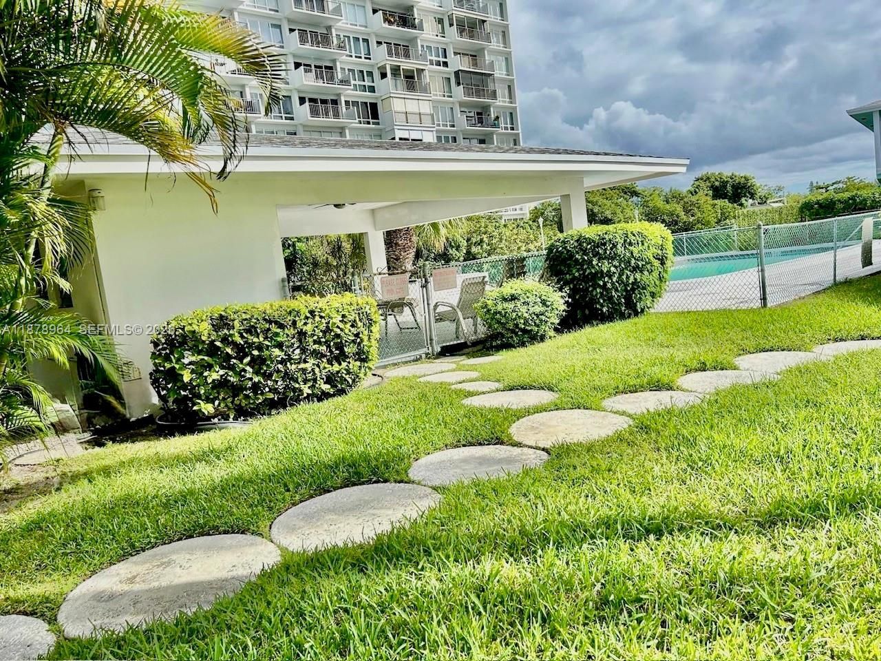 930 SE 9th Ave, Unit 8, Pompano Beach, FL 33060 Photo