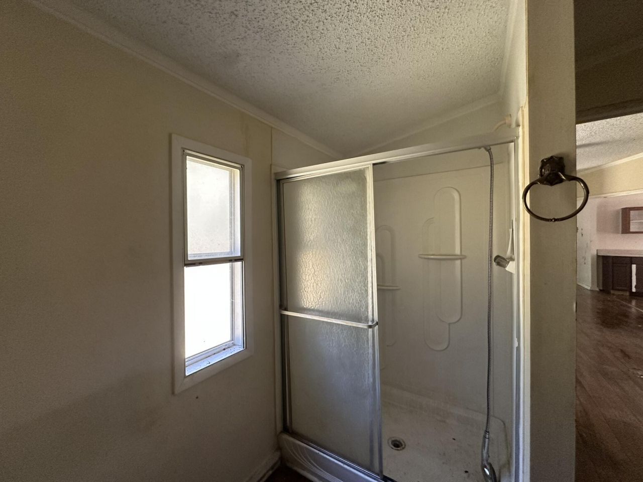 909 Fauling Road Photo 11