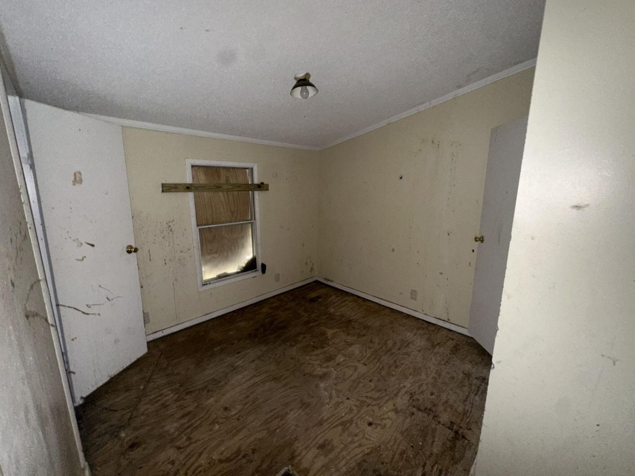 909 Fauling Road Photo 15