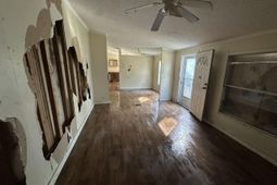 909 Fauling Road photo 4