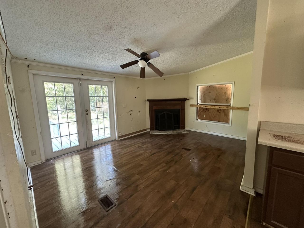 909 Fauling Road Photo 5