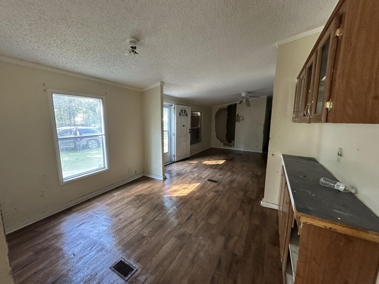 909 Fauling Road Photo 6