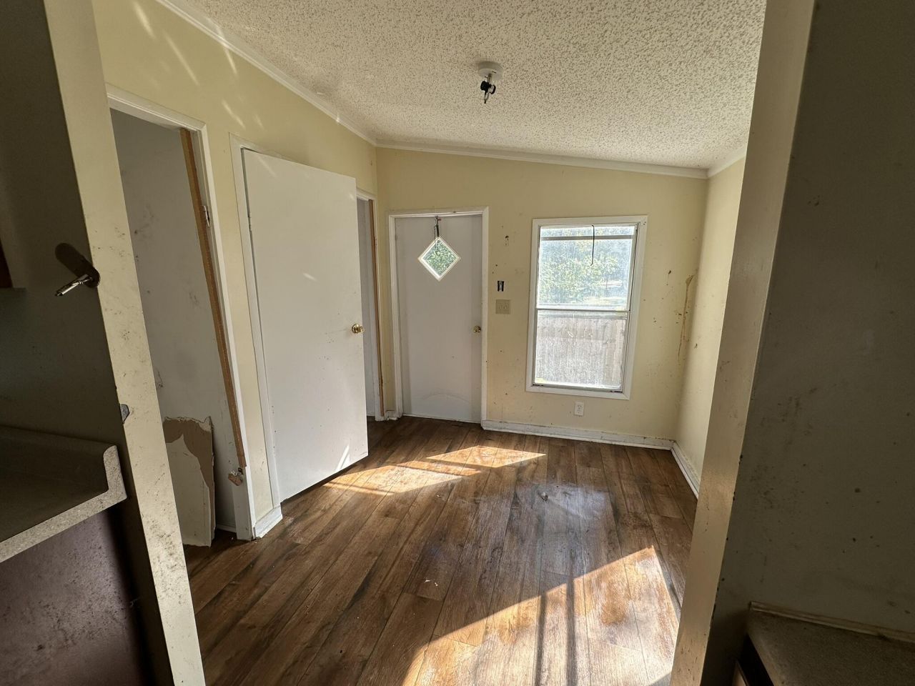 909 Fauling Road Photo 7