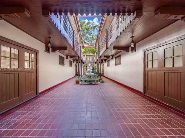 315 Navarre Ave, Coral Gables, FL 33134