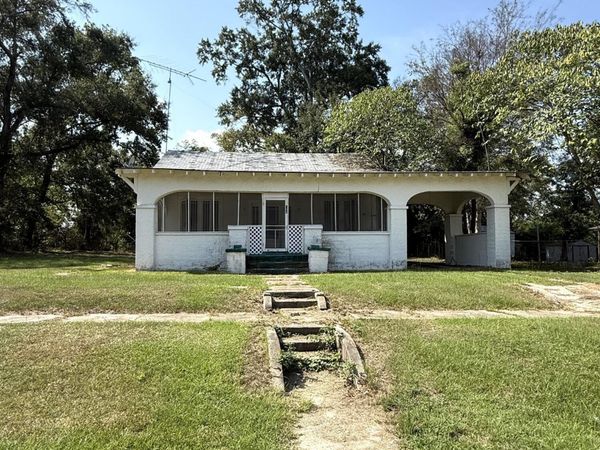 104 S First Street, Osyka, MS 39657