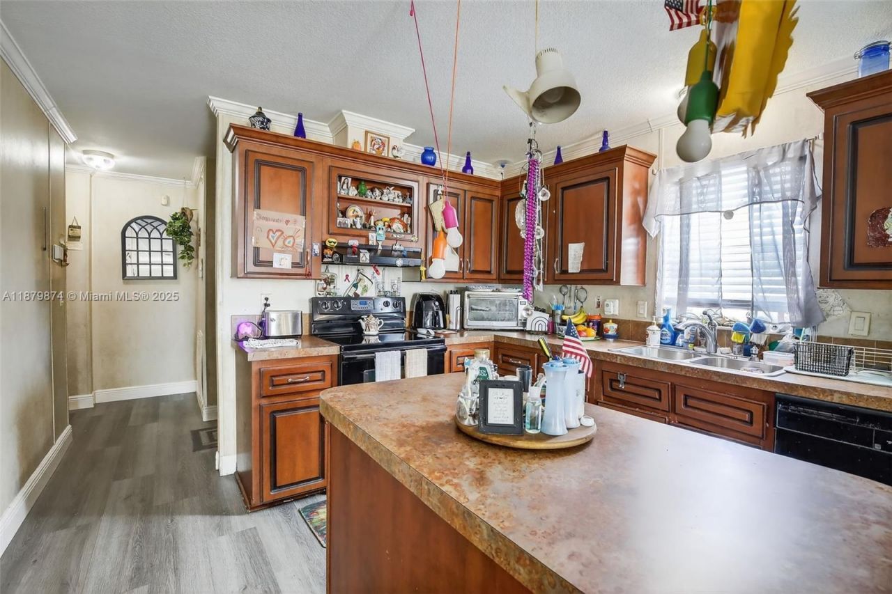 21651 NW 3rd St, Pembroke Pines, FL 33029 Photo