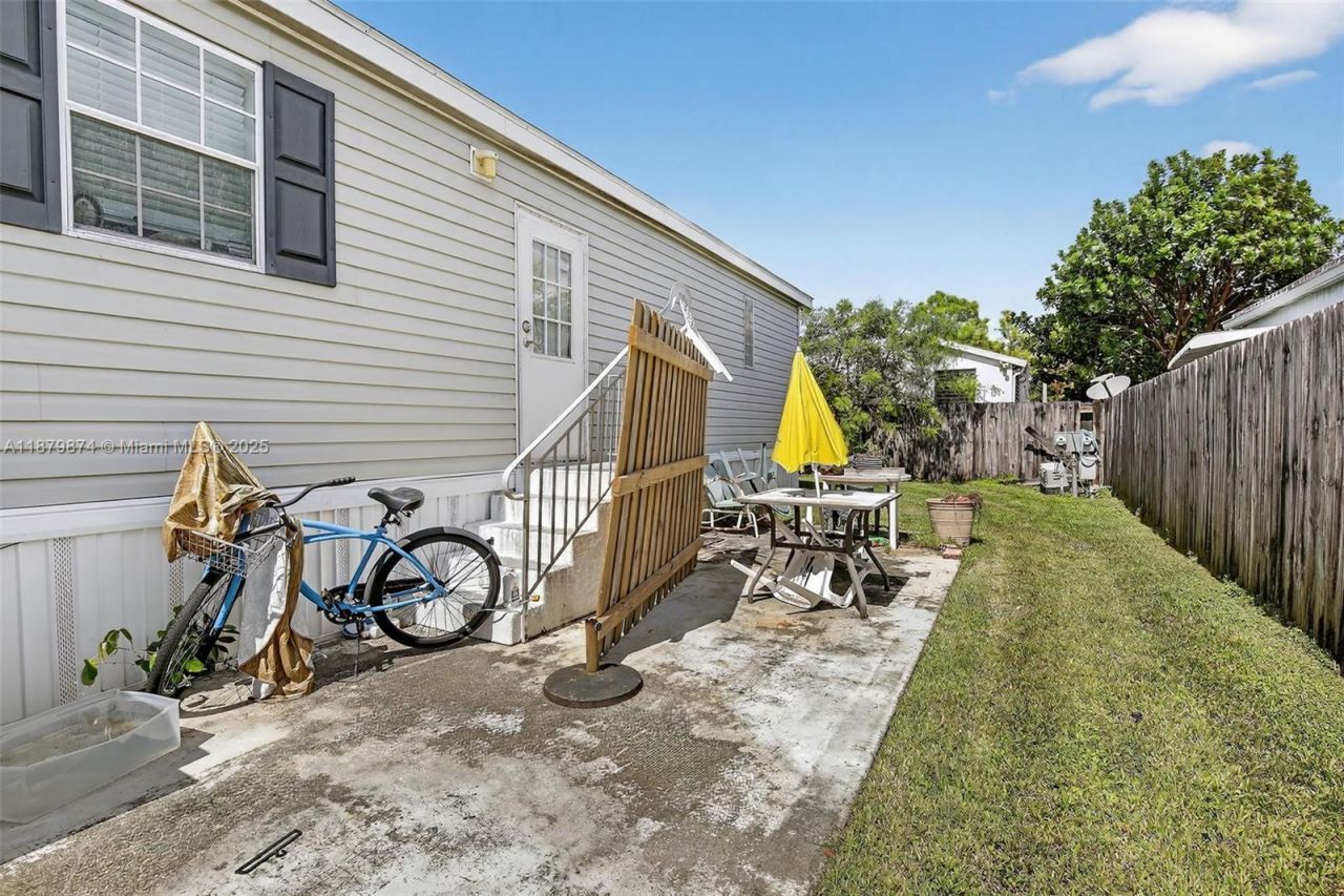 21651 NW 3rd St, Pembroke Pines, FL 33029 Photo
