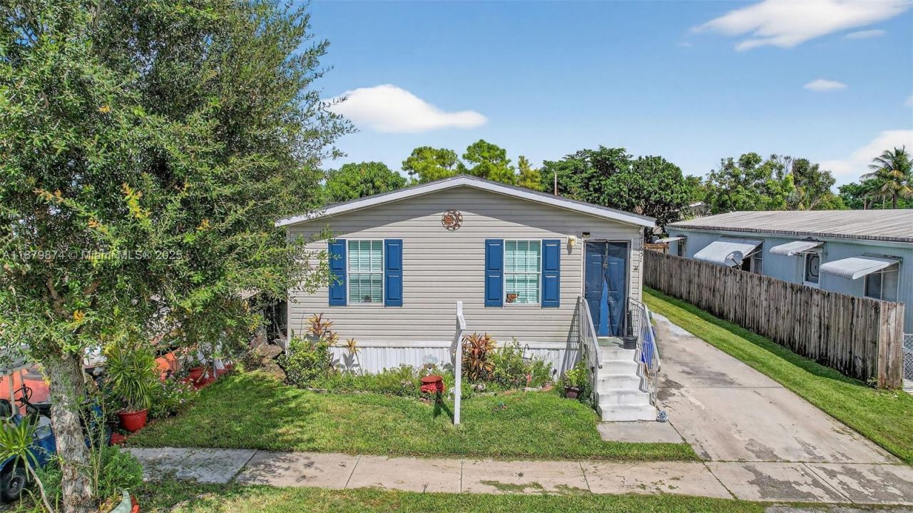 21651 NW 3rd St, Pembroke Pines, FL 33029 Photo