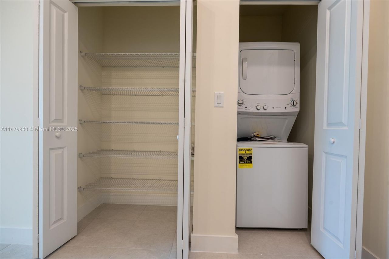 8001 NW 41st St, Unit F-208, Doral, FL 33166 Photo