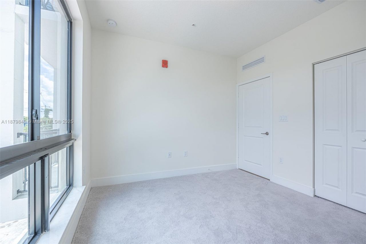 8001 NW 41st St, Unit F-208, Doral, FL 33166 Photo