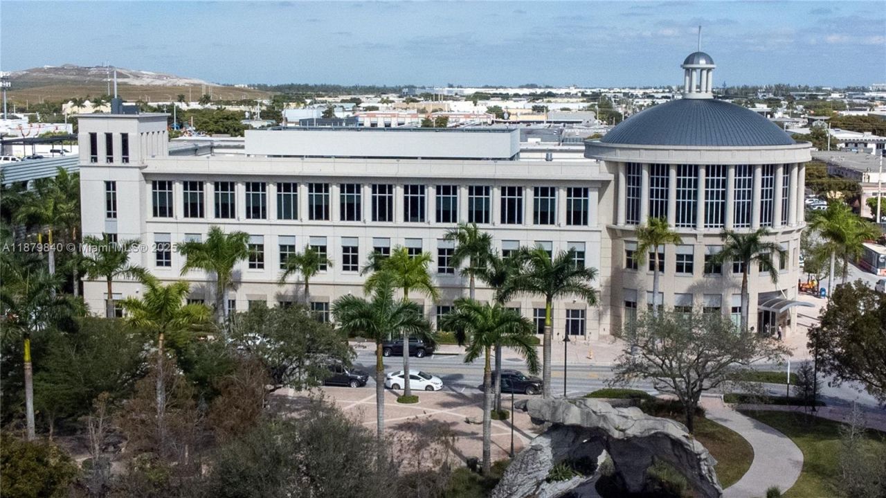 8001 NW 41st St, Unit F-208, Doral, FL 33166 Photo