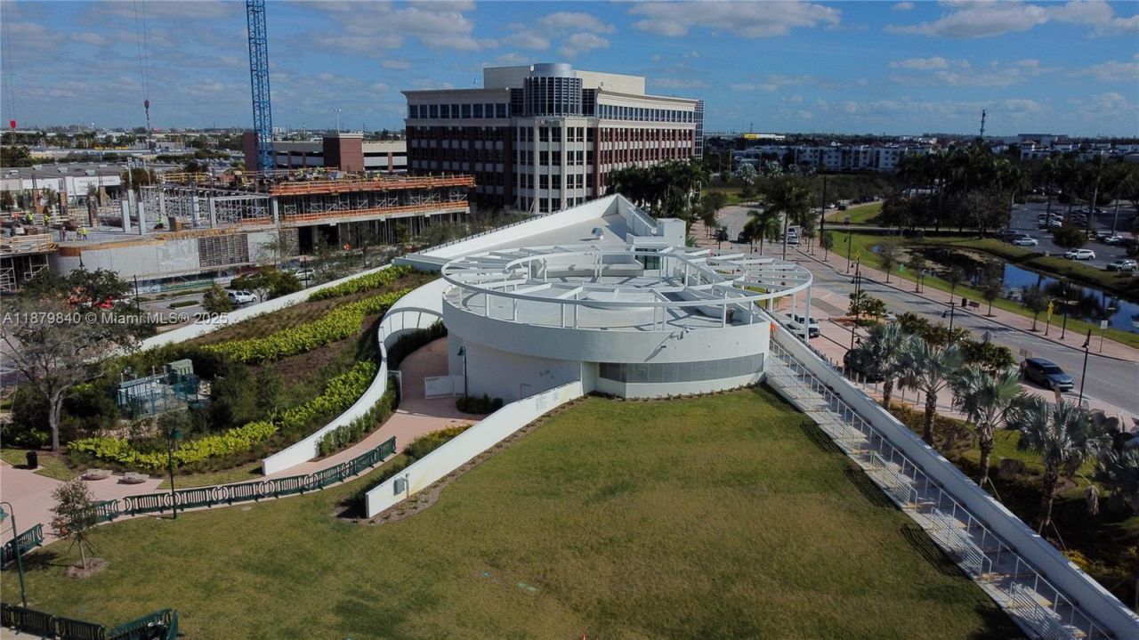 8001 NW 41st St, Unit F-208, Doral, FL 33166 Photo