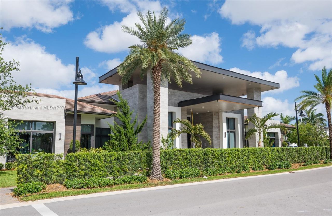 8001 NW 41st St, Unit F-208, Doral, FL 33166 Photo