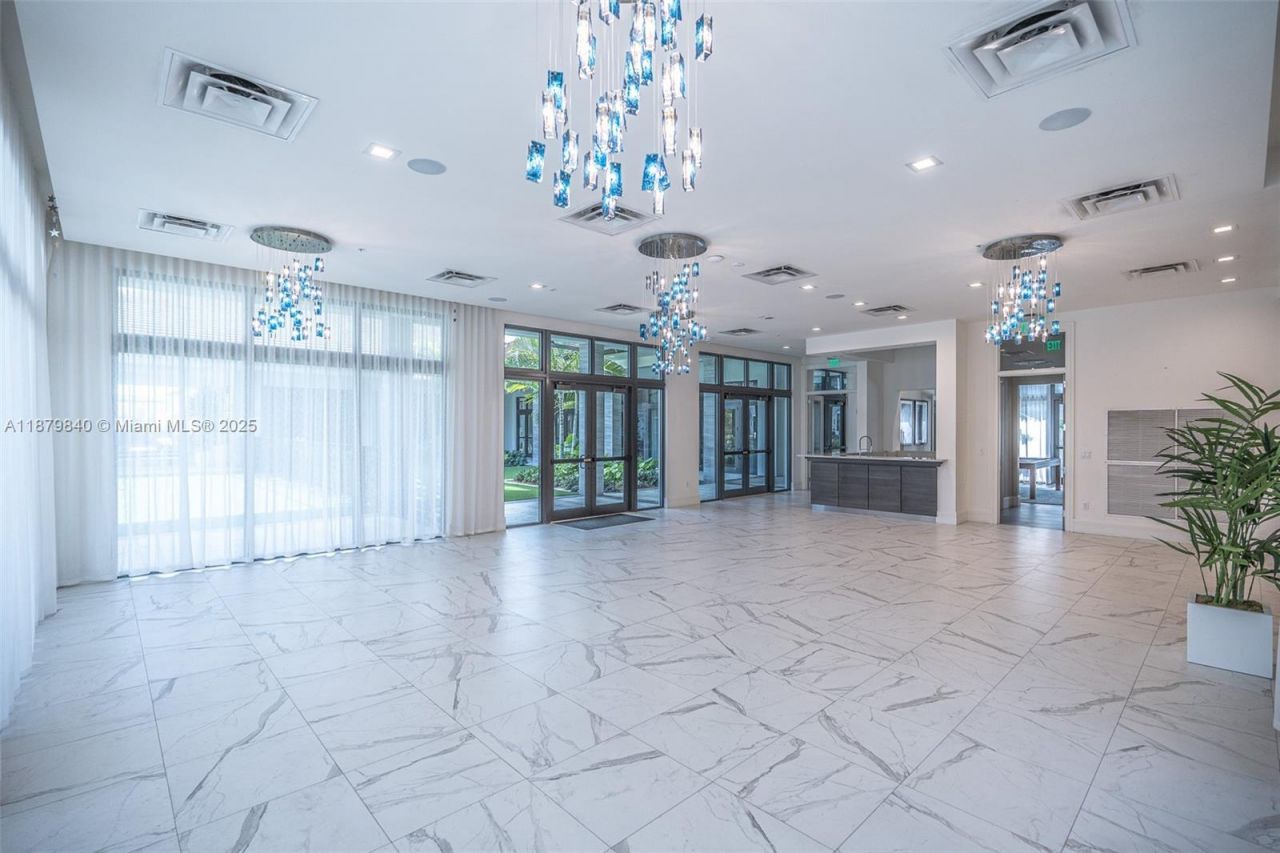 8001 NW 41st St, Unit F-208, Doral, FL 33166 Photo