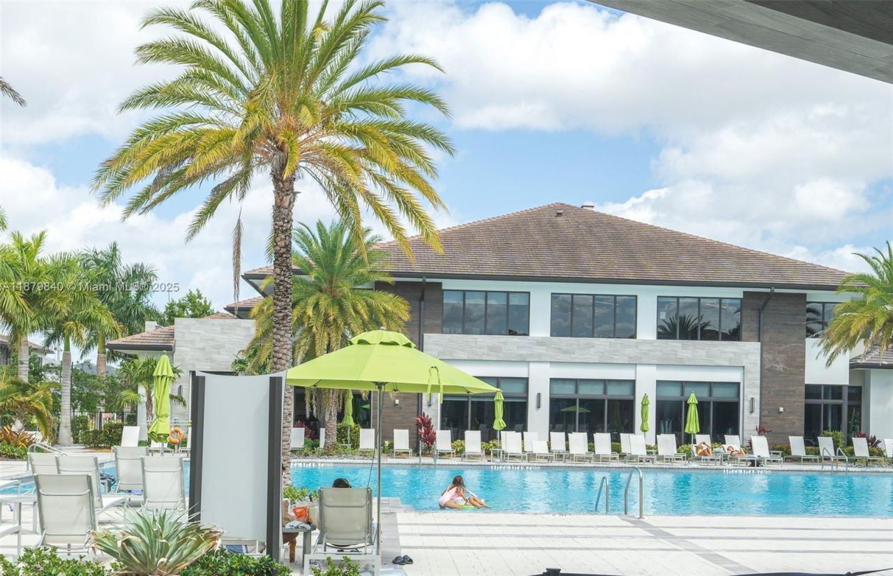 8001 NW 41st St, Unit F-208, Doral, FL 33166 Photo