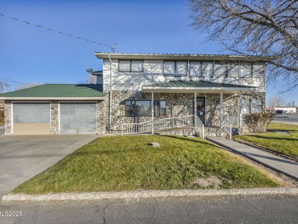 2 Newcombe Avenue, Yerington, NV 89447