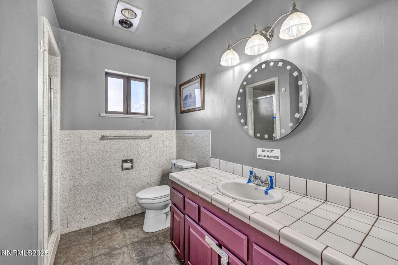 2 Newcombe Avenue, Yerington, NV 89447 Photo