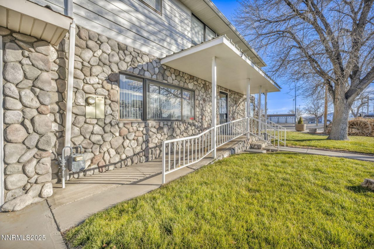 2 Newcombe Avenue, Yerington, NV 89447 Photo