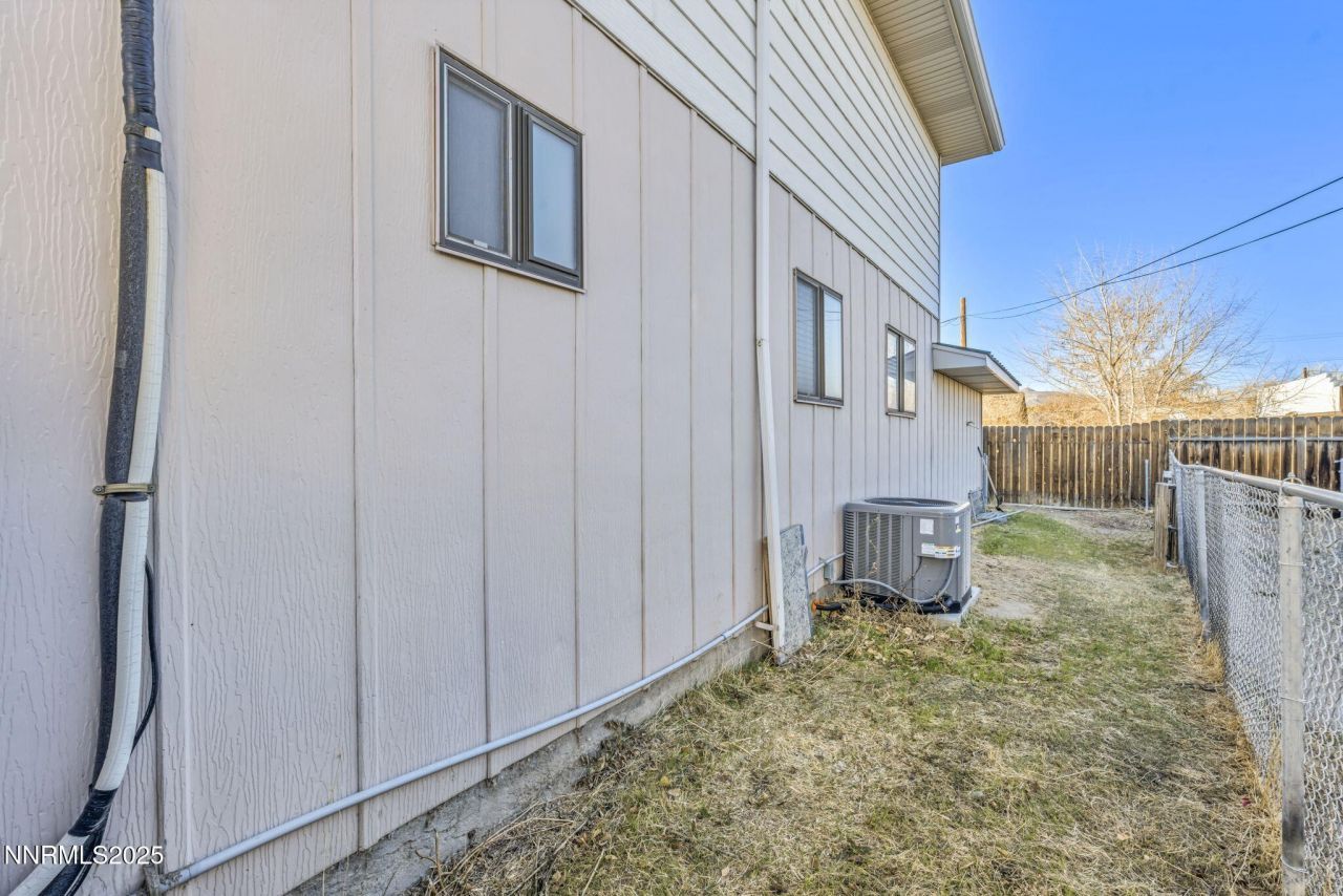 2 Newcombe Avenue, Yerington, NV 89447 Photo