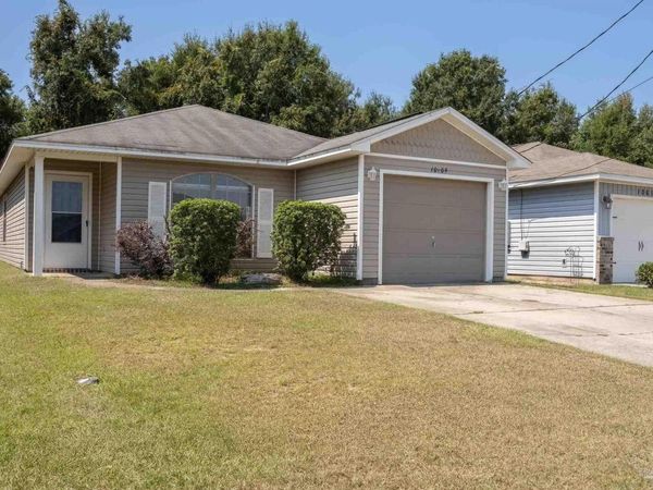 10609 Senegal Dr, Pensacola, FL 32534