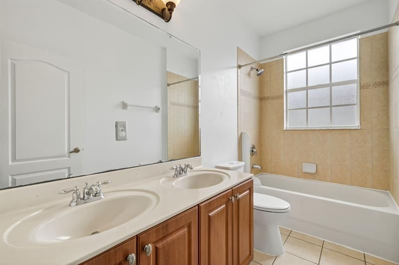 7029 Ambrosia Lane, Unit 606, Naples, FL 34119 Photo