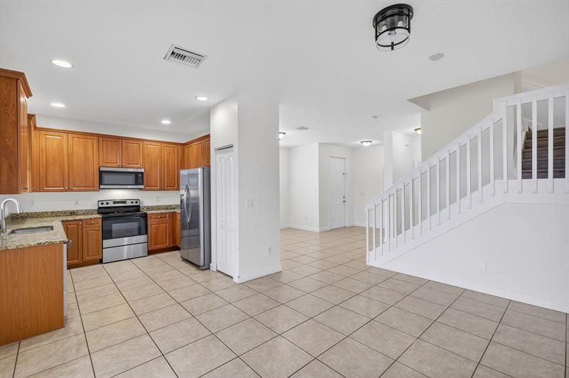 7029 Ambrosia Lane, Unit 606, Naples, FL 34119 Photo