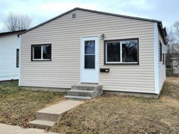 2006 prospect Street, La Crosse, WI 54603