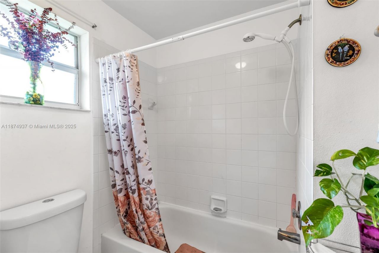 3891 NW 122nd Ter, Sunrise, FL 33323 Photo