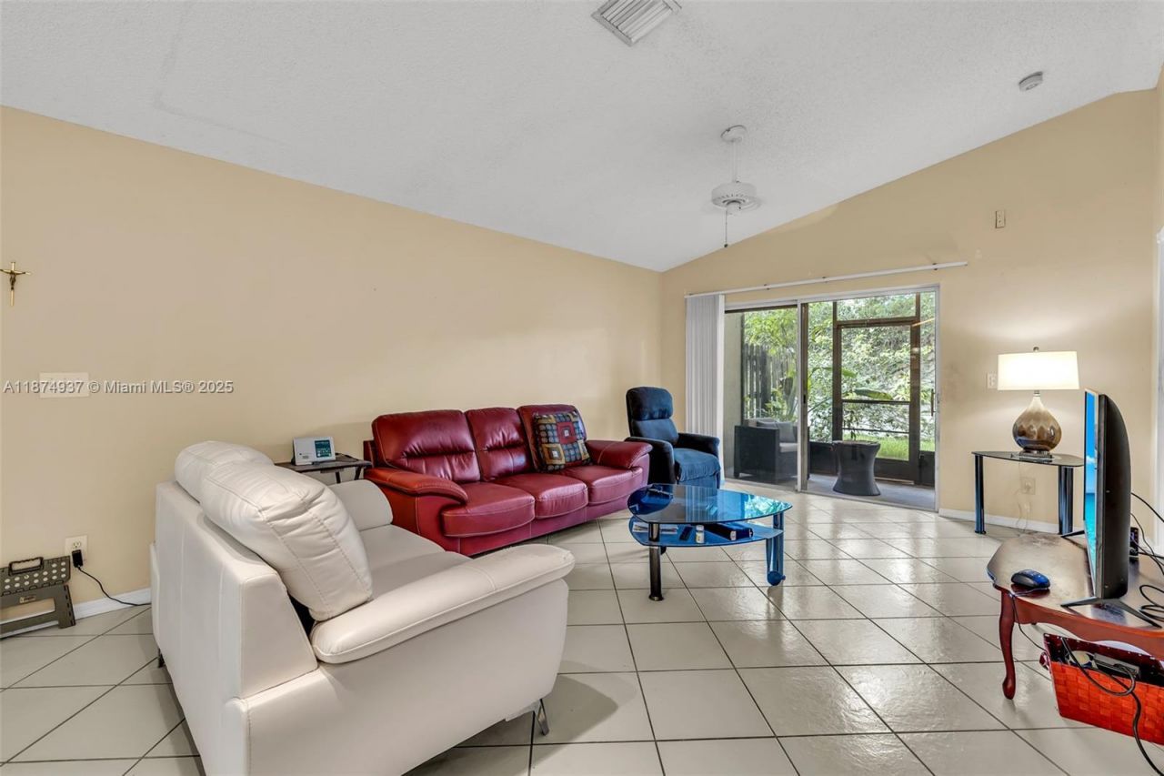 3891 NW 122nd Ter, Sunrise, FL 33323 Photo