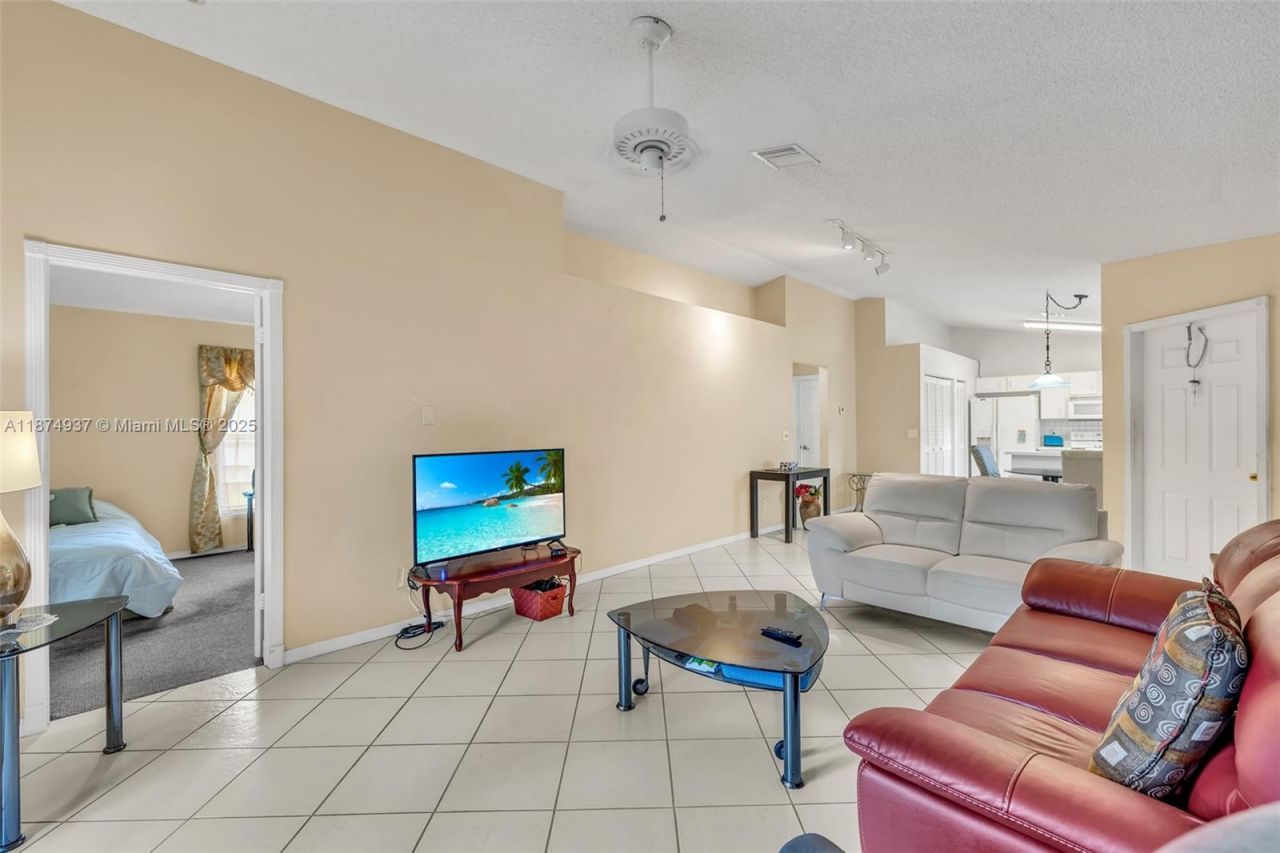 3891 NW 122nd Ter, Sunrise, FL 33323 Photo