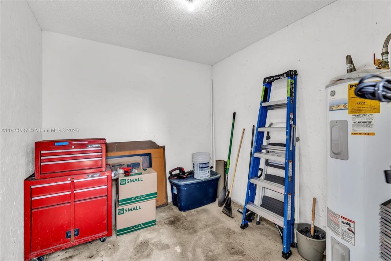 3891 NW 122nd Ter, Sunrise, FL 33323 Photo