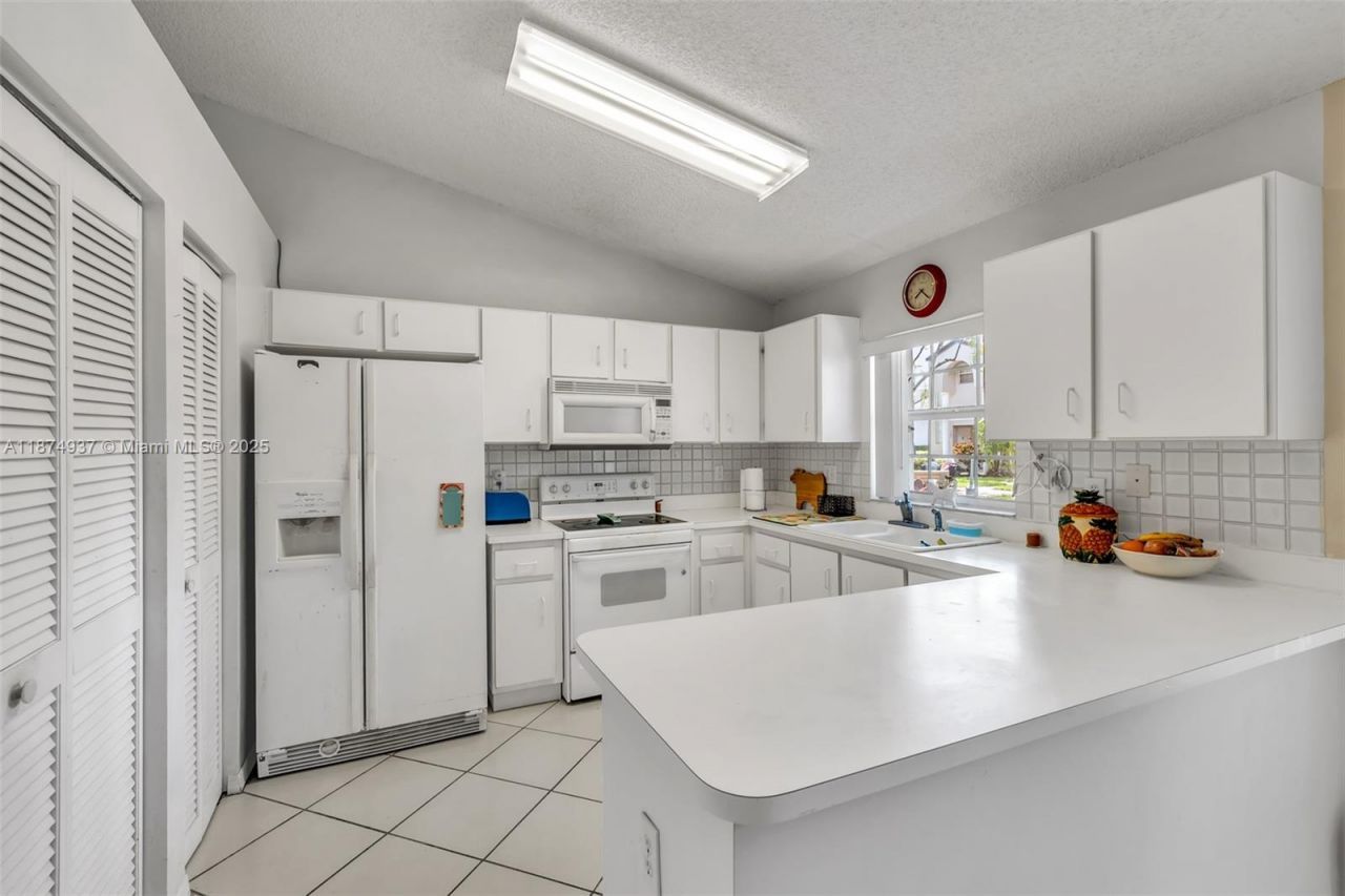 3891 NW 122nd Ter, Sunrise, FL 33323 Photo