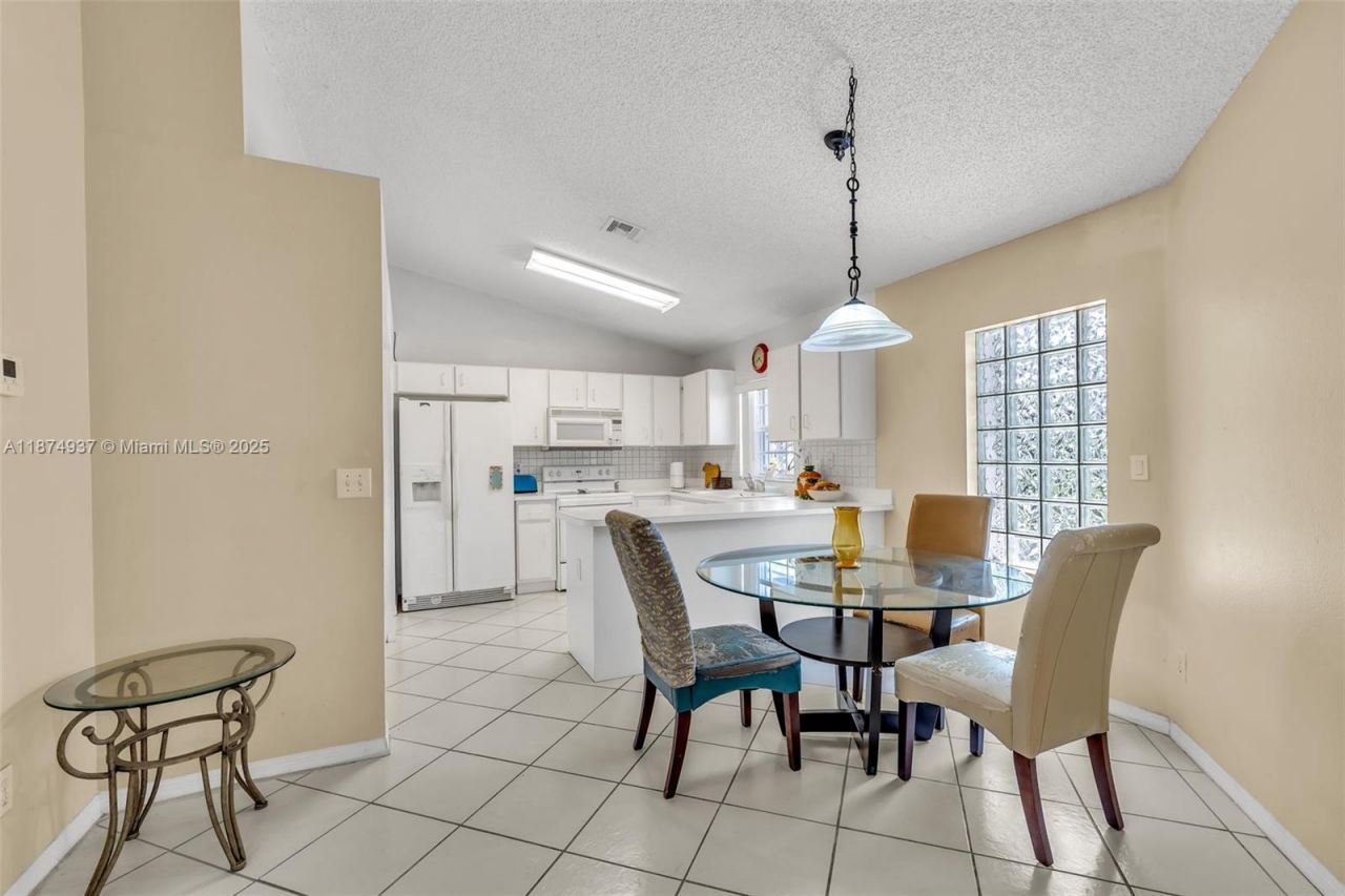 3891 NW 122nd Ter, Sunrise, FL 33323 Photo