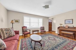 40 W Balsam St. photo 4