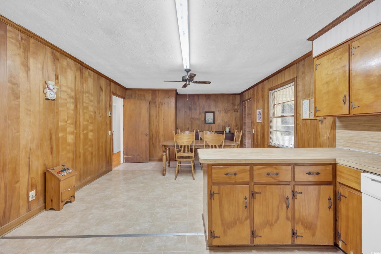 40 W Balsam St. Photo 9