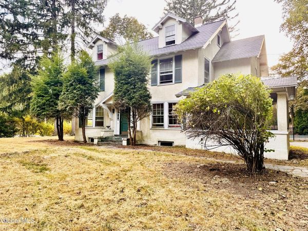 989 Balltown Road, Niskayuna, NY 12309