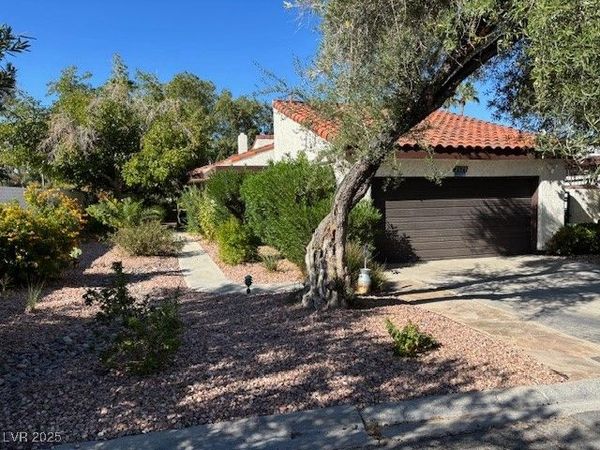 2620 San Lago Court, Las Vegas, NV 89121