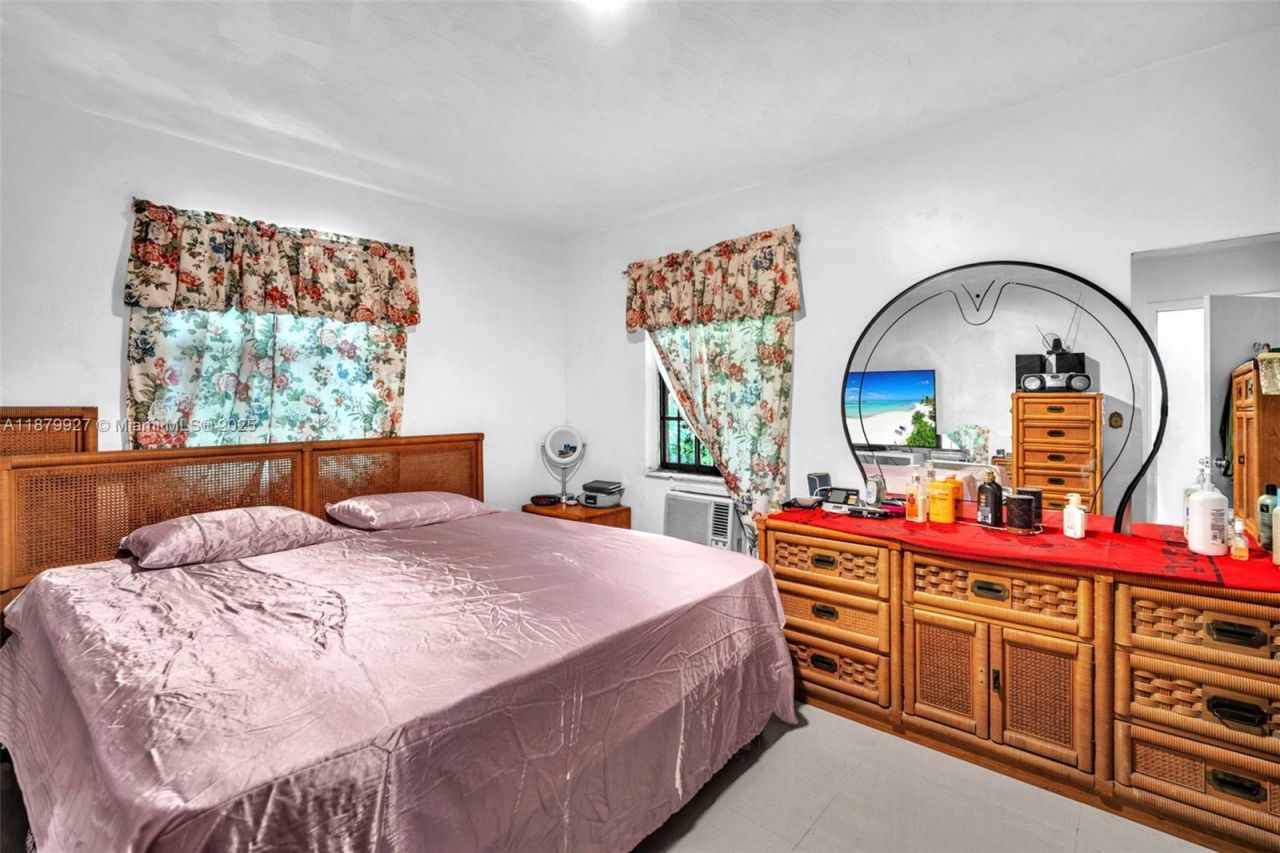 460 NE 132nd St, North Miami, FL 33161 Photo