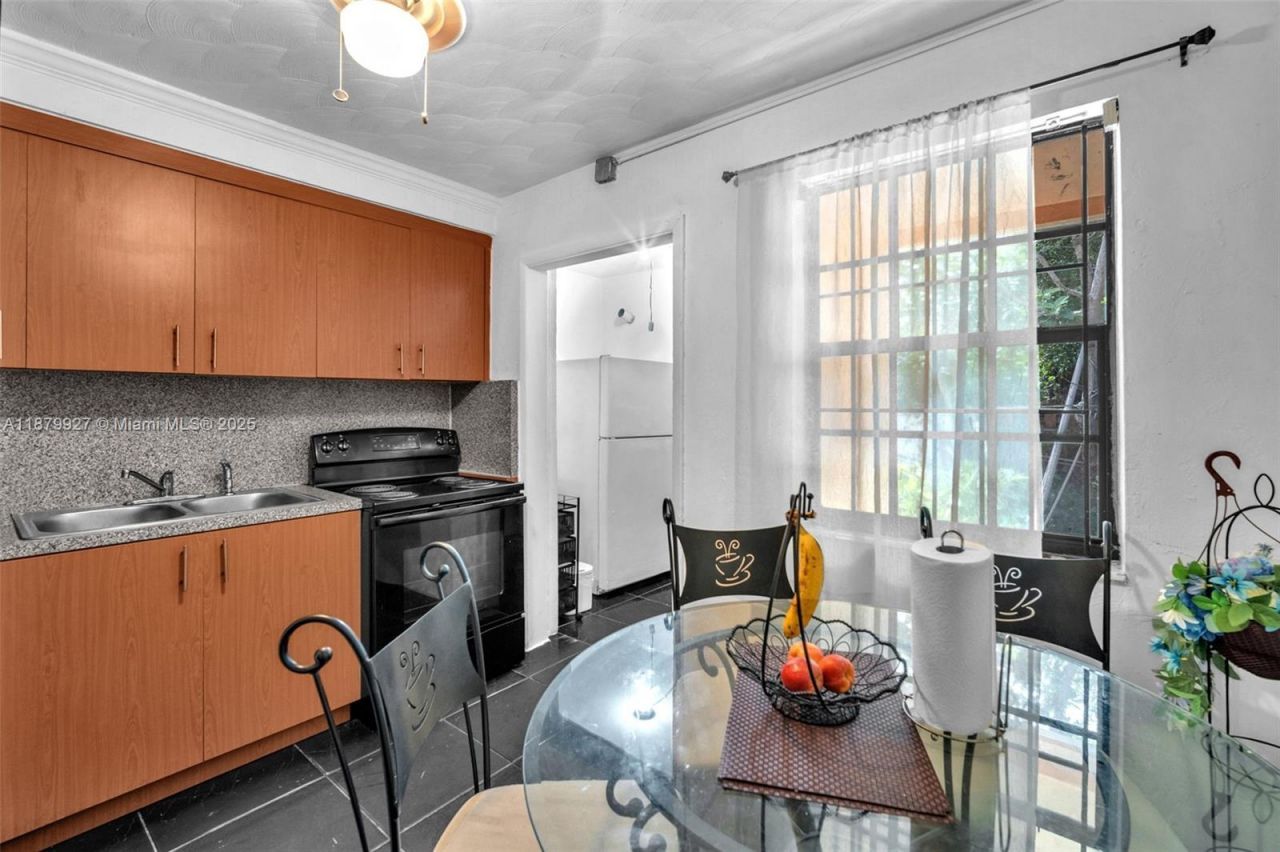 460 NE 132nd St, North Miami, FL 33161 Photo