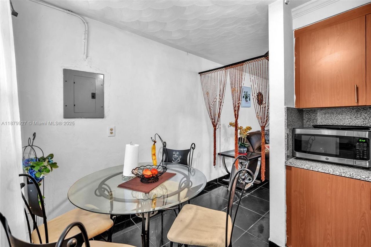 460 NE 132nd St, North Miami, FL 33161 Photo